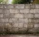 découvrez si un mur en parpaing peut rester sans enduit, les risques associés et les conséquences sur la durabilité et l'esthétique de la construction.